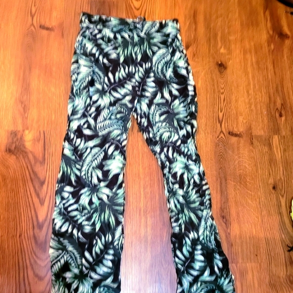 Divided brand, floral pants size 2. - Picture 1 of 3